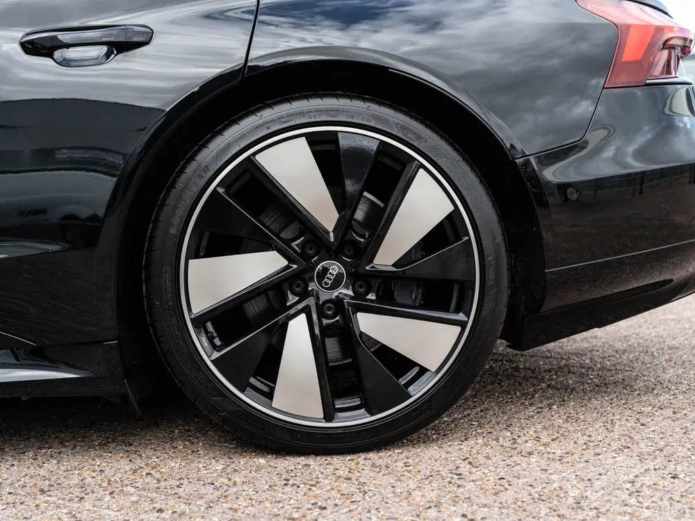 Audi e-tron GT 60 Quattro 476 PK uit 2023, foto 12