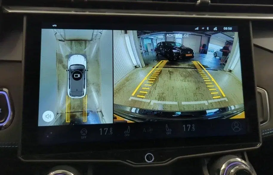 Lynk & Co 01 1.5 PHEV NL Auto 360 Camera Panoramadak Zw uit 2024, foto 11