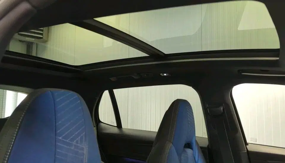 Lynk & Co 01 1.5 PHEV NL Auto 360 Camera Panoramadak Zw uit 2024, foto 12