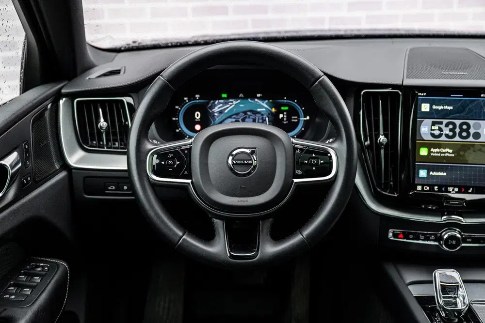 Volvo XC60 Plug-in Hybrid T6 AWD Ultimate Dark uit 2023, foto 3