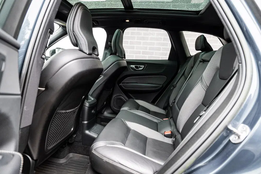 Volvo XC60 Plug-in Hybrid T6 AWD Ultimate Dark uit 2023, foto 8