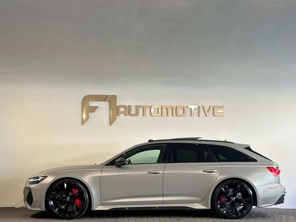 Audi RS6 4.0 TFSI quattro Pano uit 2021, foto 10