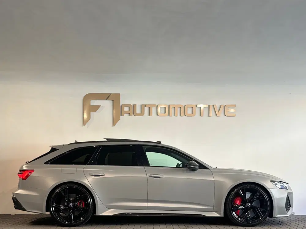 Audi RS6 4.0 TFSI quattro Pano uit 2021, foto 13