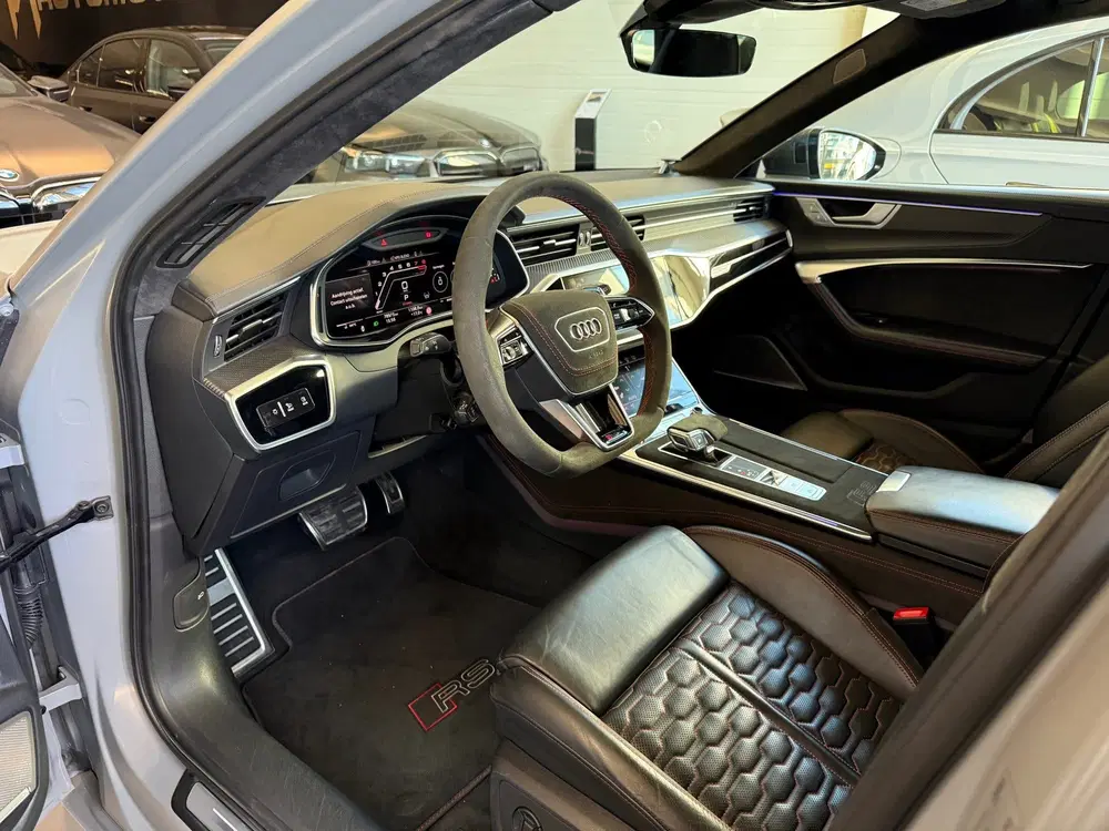 Audi RS6 4.0 TFSI quattro Pano uit 2021, foto 3