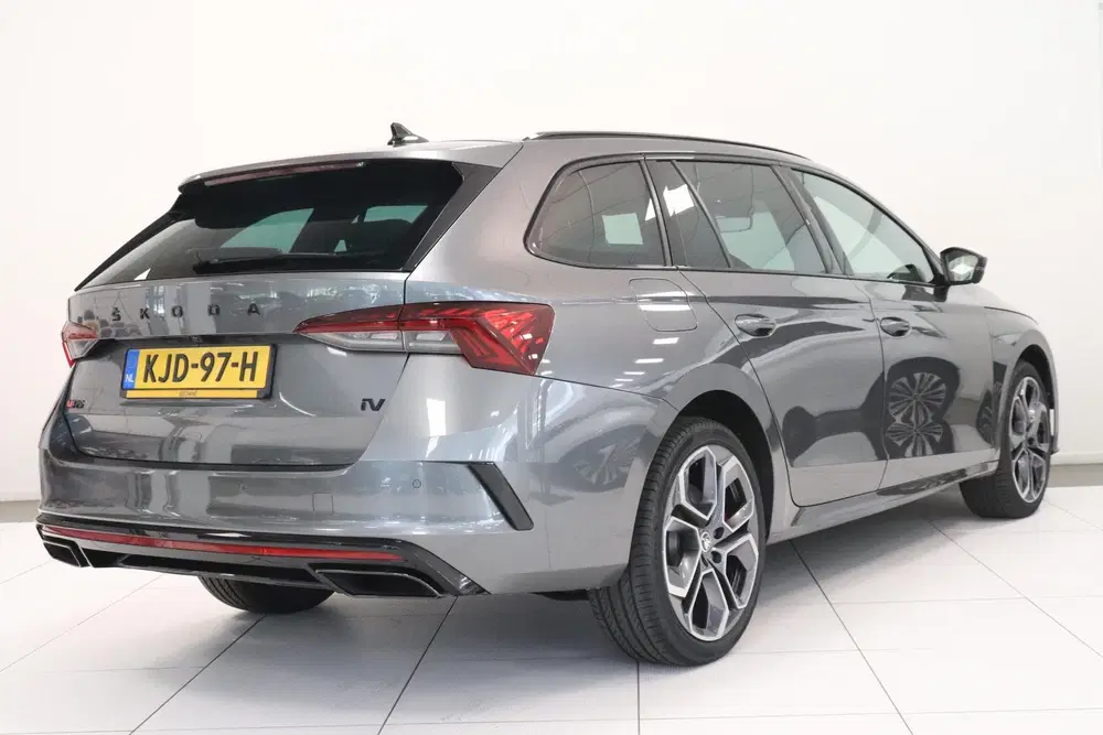 Skoda Octavia 1.4 TSI iV RS 205 Pk PHEV uit 2024, foto 2