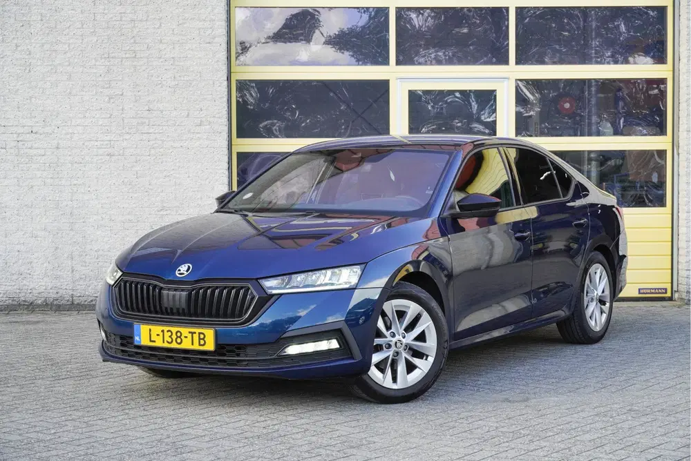 Skoda Octavia 1.0 e-TSI Automaat 5drs Sport Business BJ2 uit 2021