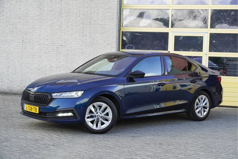 Skoda Octavia 1.0 e-TSI Automaat 5drs Sport Business BJ2 uit 2021, foto 2