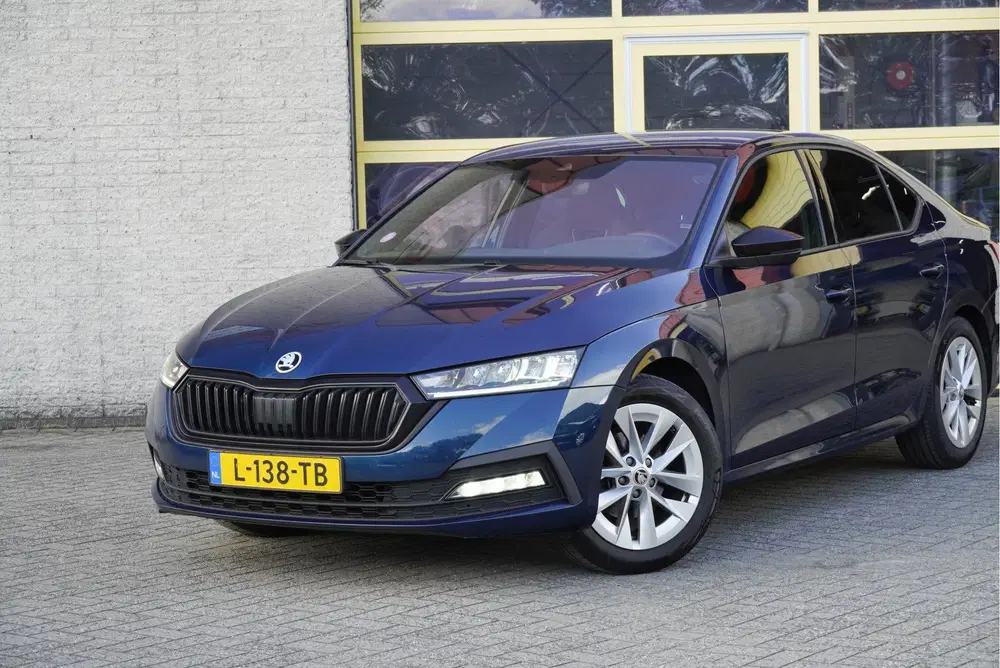 Skoda Octavia 1.0 e-TSI Automaat 5drs Sport Business BJ2 uit 2021, foto 3