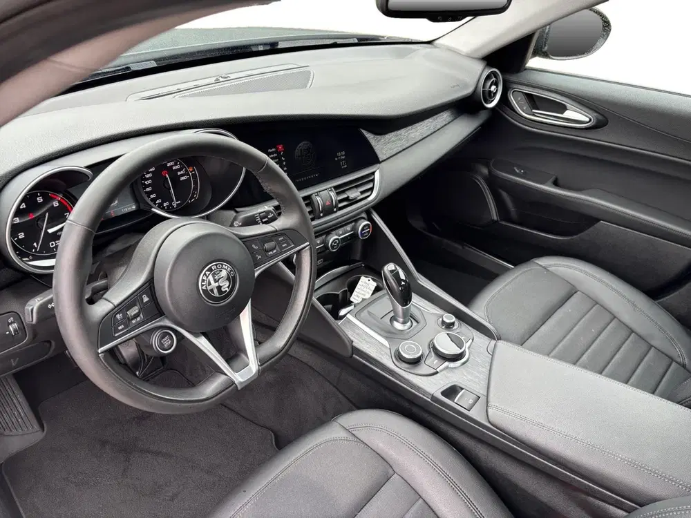 Alfa Romeo Giulia 2.0T B-Tech uit 2019, foto 13