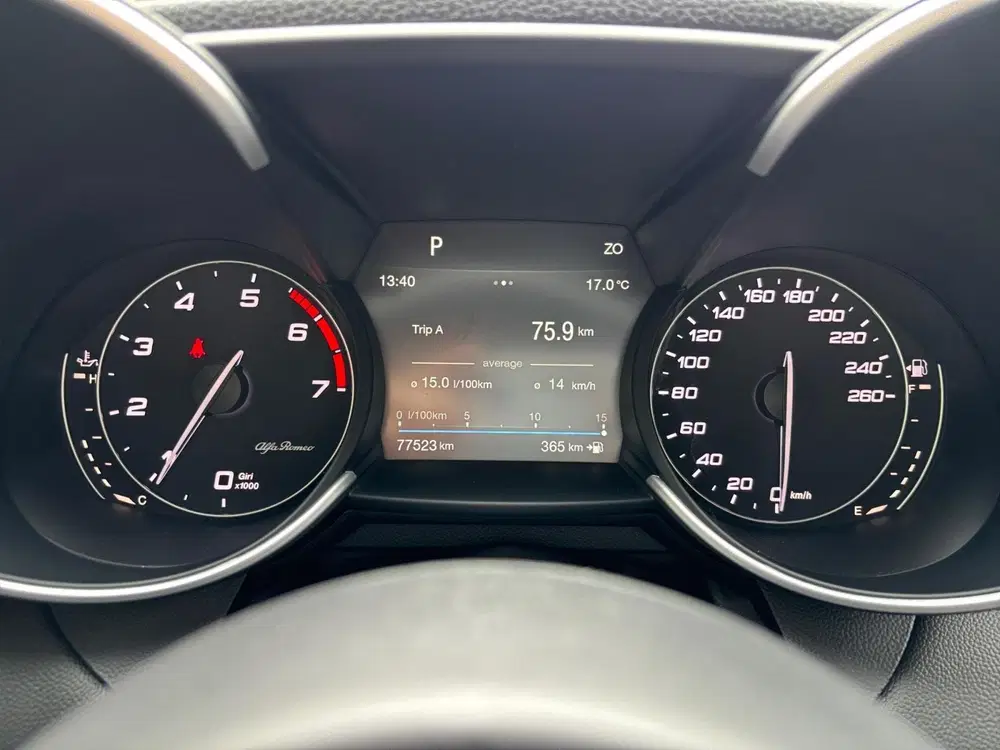 Alfa Romeo Giulia 2.0T B-Tech uit 2019, foto 15
