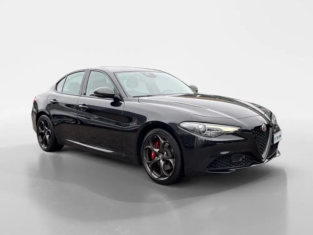 Alfa Romeo Giulia 2.0T B-Tech uit 2019, foto 3
