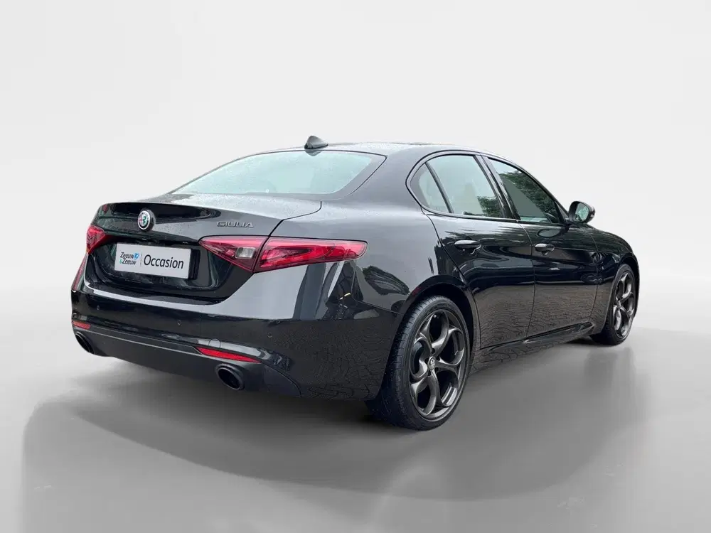 Alfa Romeo Giulia 2.0T B-Tech uit 2019, foto 5