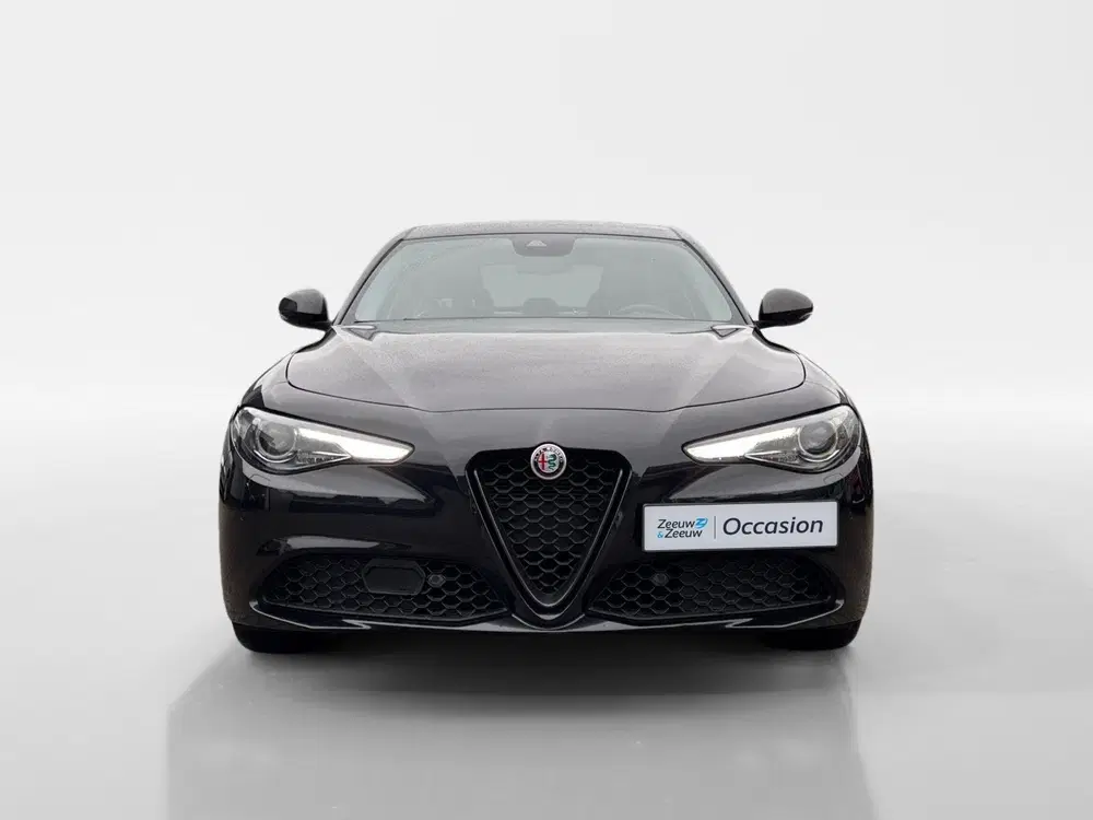 Alfa Romeo Giulia 2.0T B-Tech uit 2019, foto 6