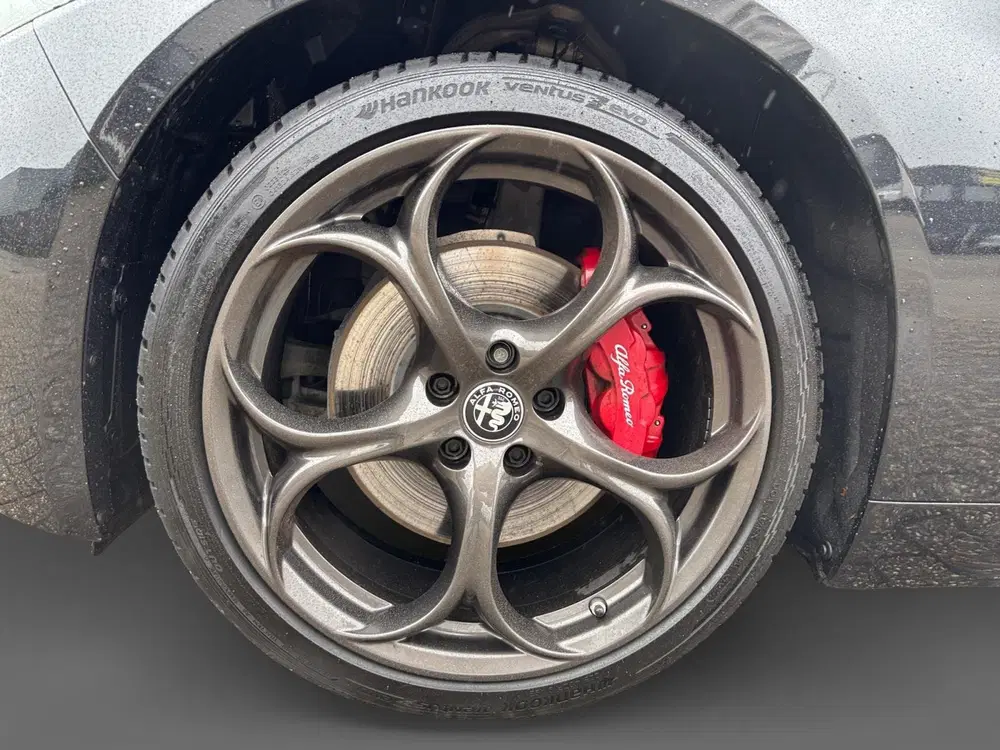Alfa Romeo Giulia 2.0T B-Tech uit 2019, foto 7