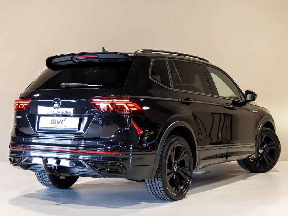 Volkswagen Tiguan Allspace 1.5 TSI R-Line Business+ 7p uit 2021, foto 2