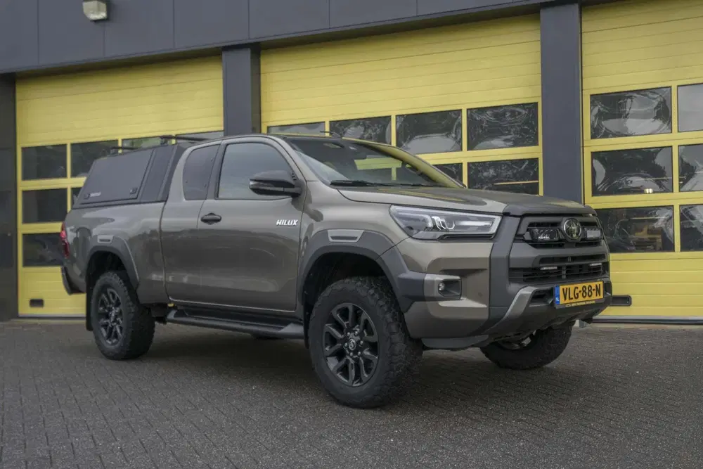 Toyota Hilux 2.8 D-4D Xtra Cab Invincible uit 2021