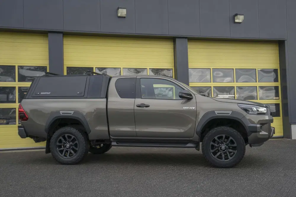 Toyota Hilux 2.8 D-4D Xtra Cab Invincible uit 2021, foto 2
