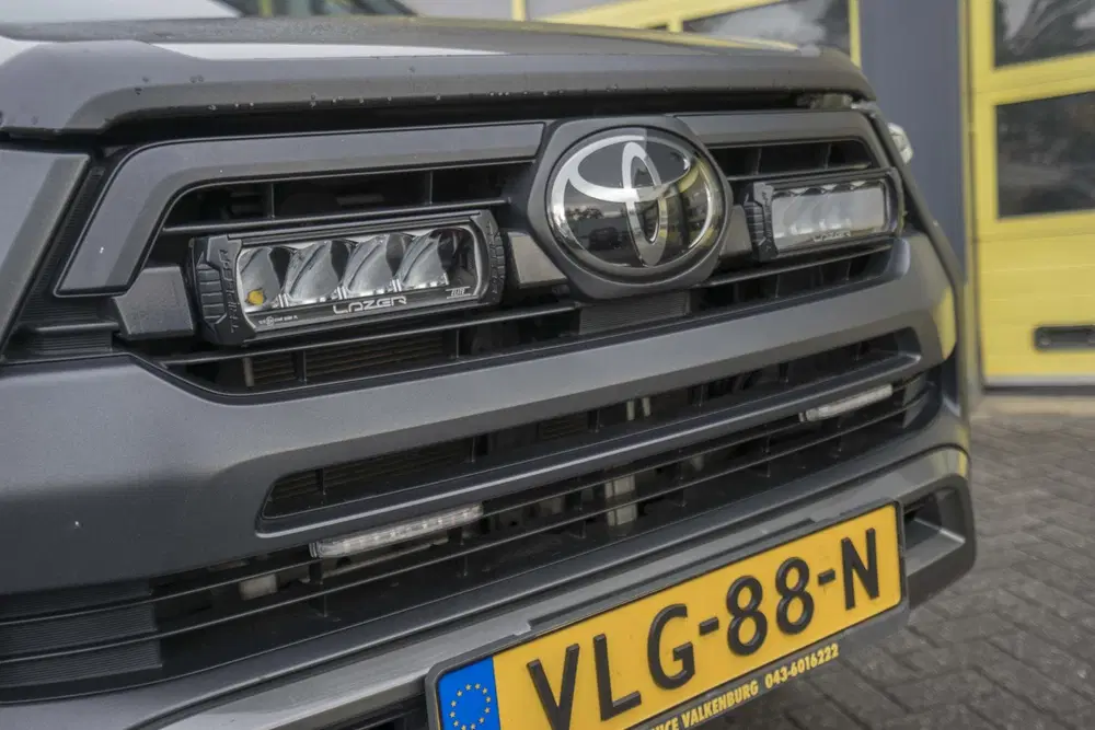Toyota Hilux 2.8 D-4D Xtra Cab Invincible uit 2021, foto 4