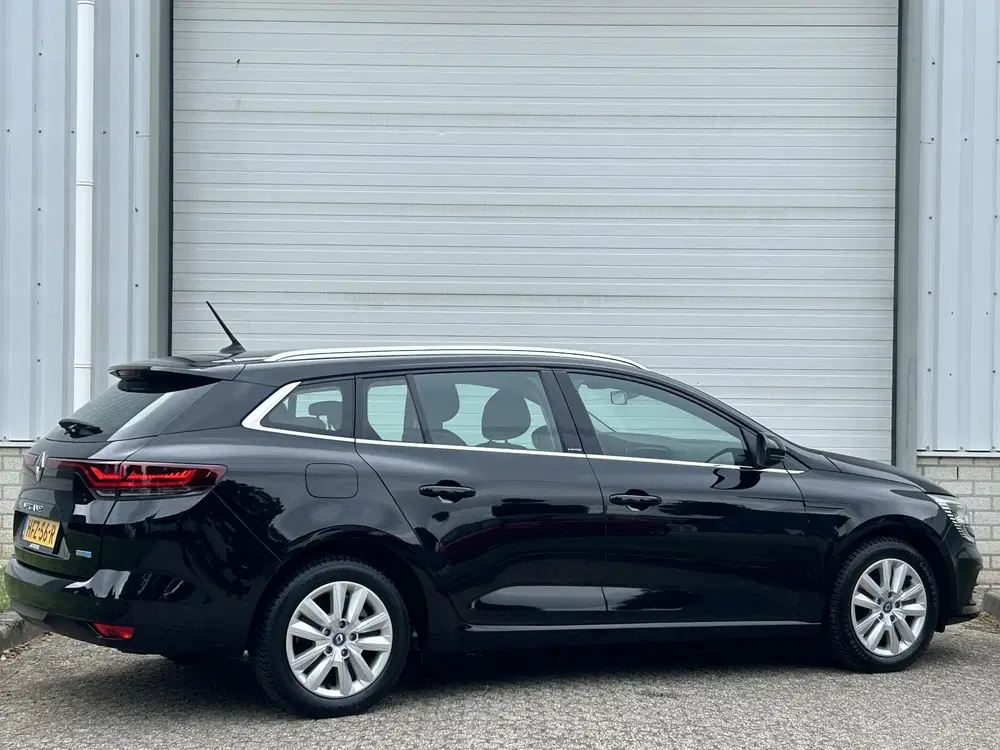 Renault Megane Mégane Estate 1.6 E-Tech Plug-In Hybrid 16 uit 2021, foto 3