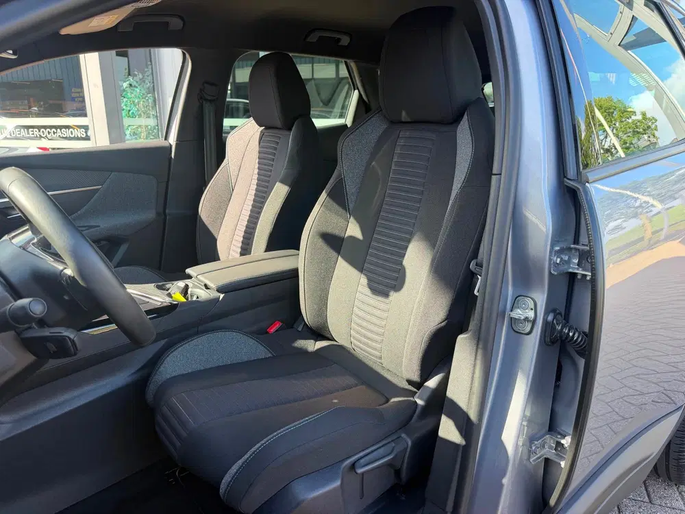 Peugeot 3008 1.2 PureTech Active Pack Business Airco Lm uit 2023, foto 9