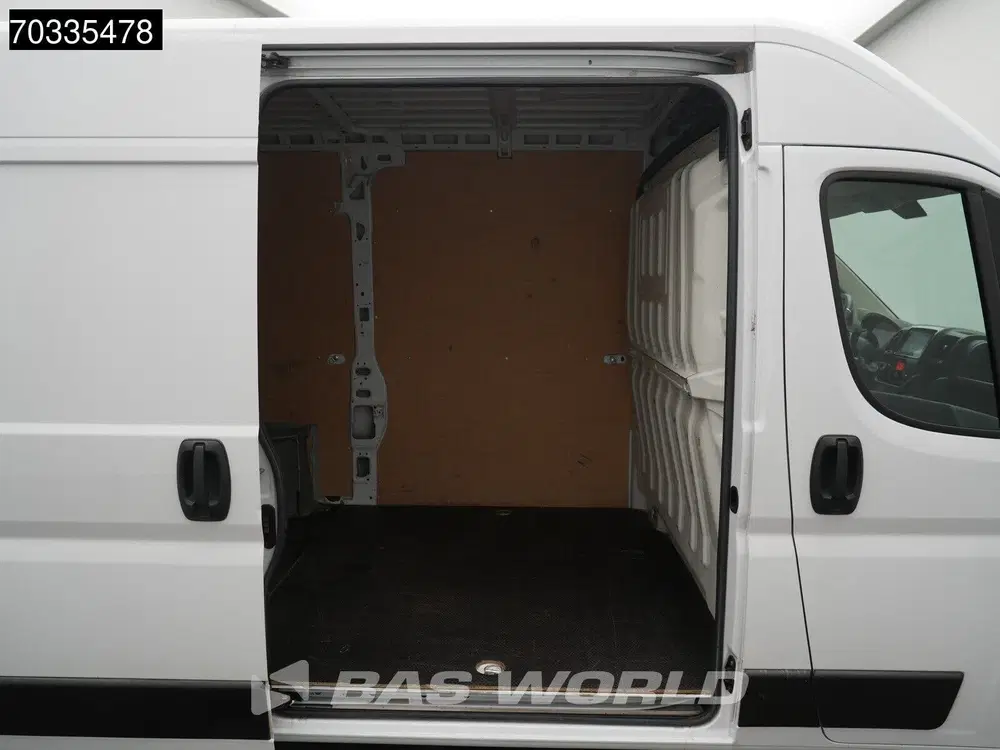 Opel Movano 140PK L2H2 AC uit 2023, foto 10
