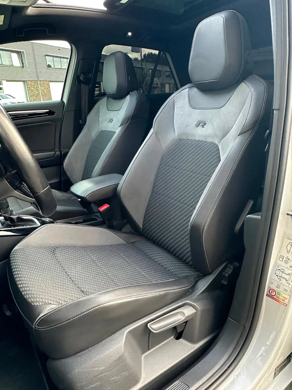 Volkswagen T-Roc 2.0 TSI 4Motion R uit 2020, foto 13