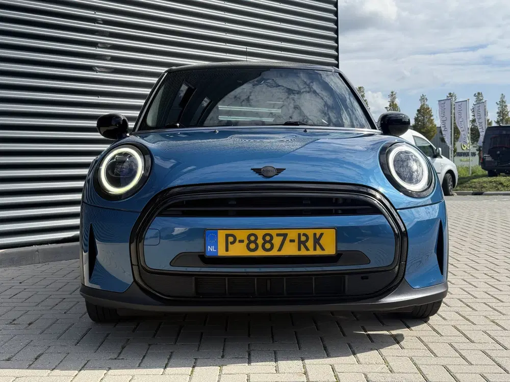 Mini Cooper 1.5 Cooper Apple uit 2022, foto 2
