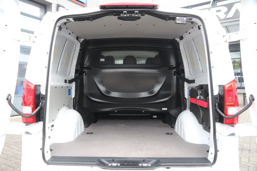 Mercedes-Benz Vito 114 CDI uit 2024, foto 4