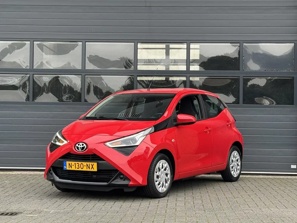 Toyota Aygo 1.0 VVT-I X-PLAY I APPLE CARPLAY I ANDROID uit 2022