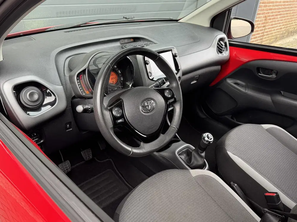 Toyota Aygo 1.0 VVT-I X-PLAY I APPLE CARPLAY I ANDROID uit 2022, foto 4