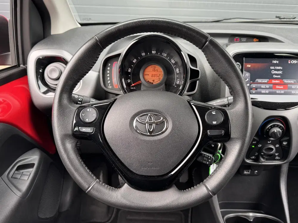 Toyota Aygo 1.0 VVT-I X-PLAY I APPLE CARPLAY I ANDROID uit 2022, foto 6