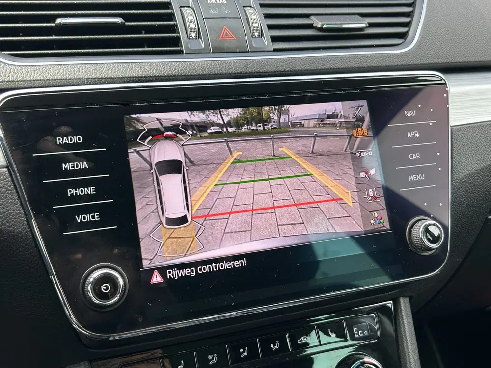Skoda Superb BWJ 12-2020 uit 2020, foto 13