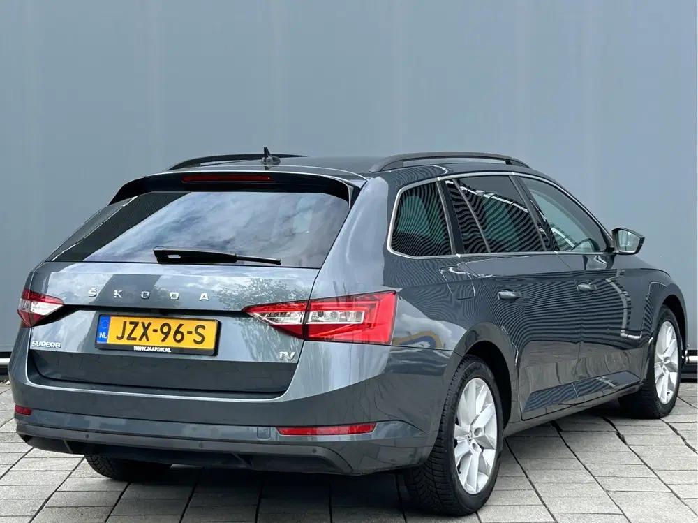 Skoda Superb BWJ 12-2020 uit 2020, foto 2