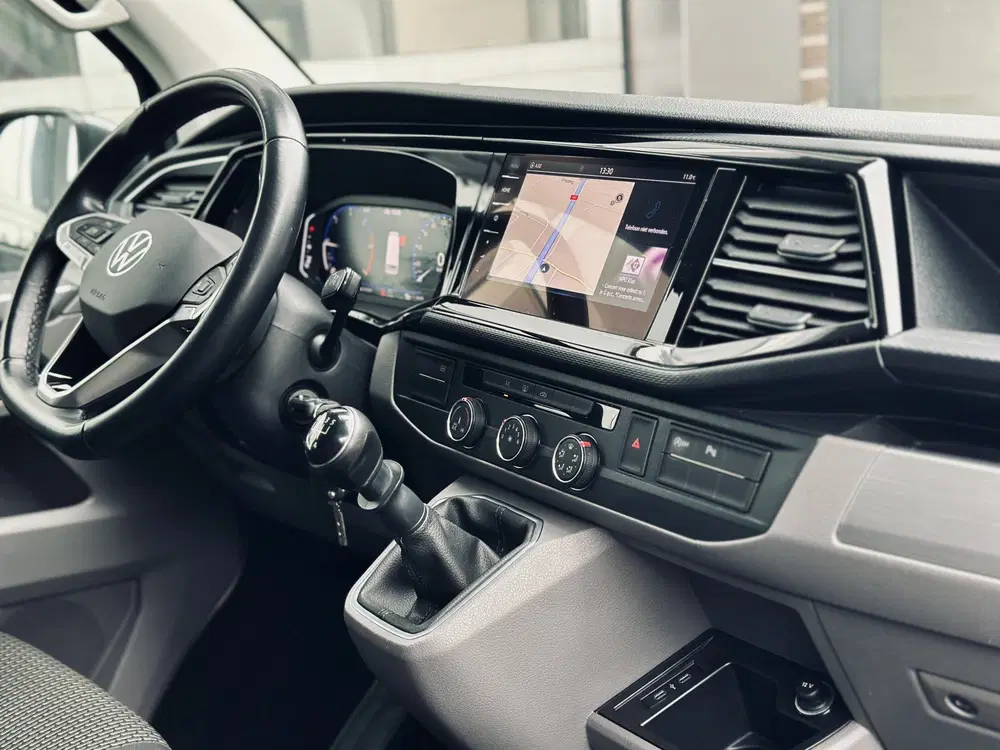 Volkswagen Transporter 2.0 TDI uit 2021, foto 13