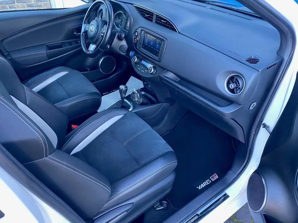 Toyota Yaris 1.5 Hybrid GR-Sport cruise clima uit 2019, foto 13