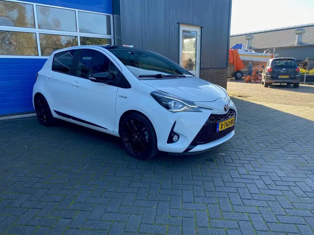 Toyota Yaris 1.5 Hybrid GR-Sport cruise clima uit 2019, foto 2