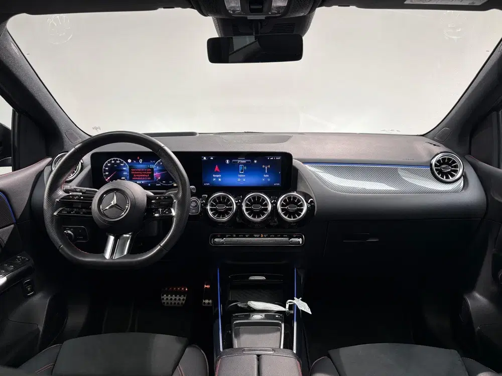 Mercedes-Benz B-Klasse 180 AMG Line uit 2024, foto 3