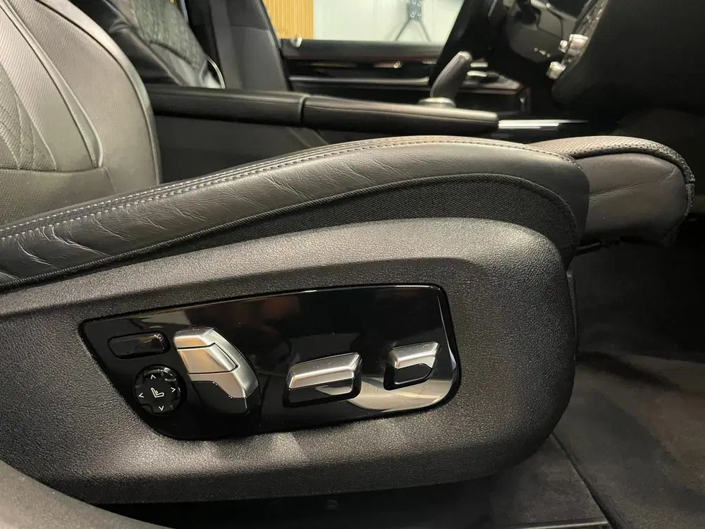BMW 7-serie 750Ld xDrive High Executive uit 2019, foto 14