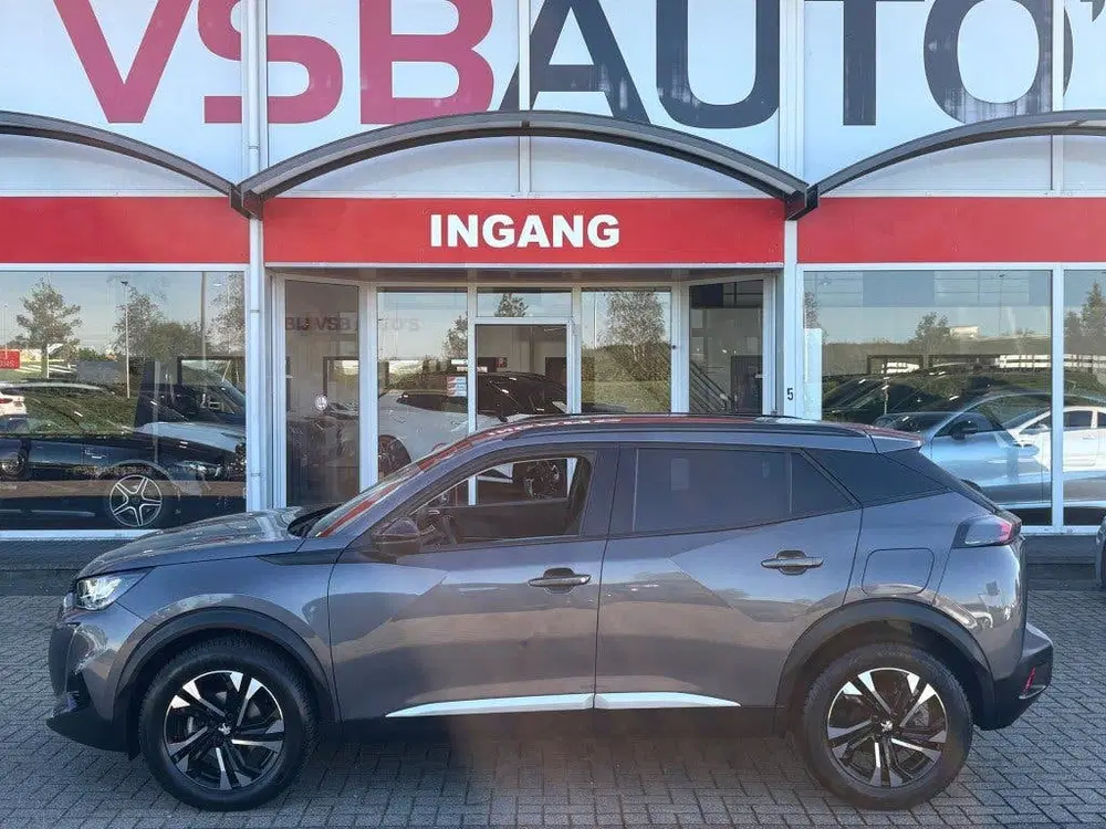 Peugeot 2008 1.2 PURETECH 130PK AUT. ALLURE NAVI CAMERA uit 2022, foto 2