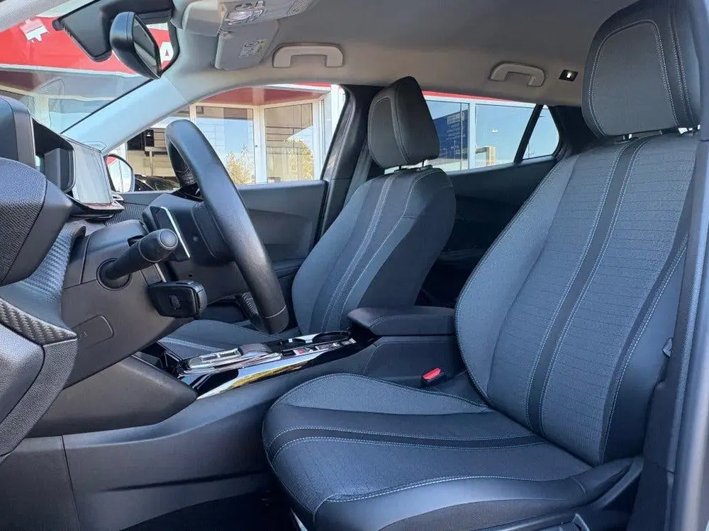 Peugeot 2008 1.2 PURETECH 130PK AUT. ALLURE NAVI CAMERA uit 2022, foto 5