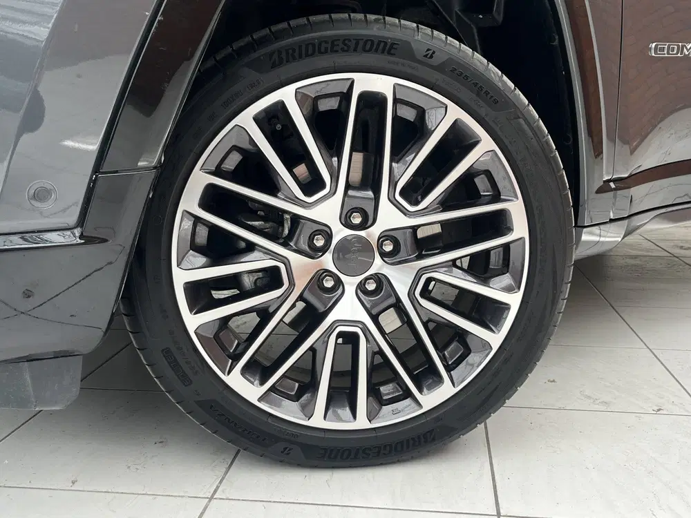 Jeep Compass 1.5T e-Hybrid Automaat 130 Summit uit 2025, foto 4
