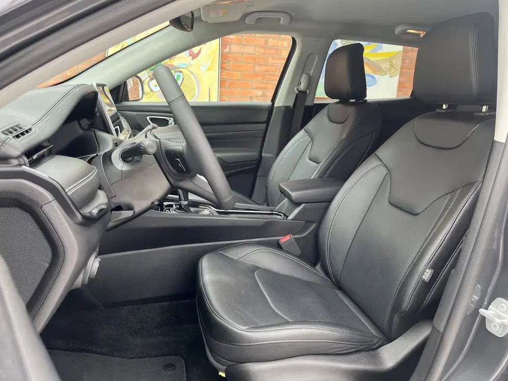 Jeep Compass 1.5T e-Hybrid Automaat 130 Summit uit 2025, foto 6