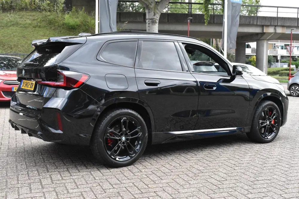BMW X1 xDrive30e M-Sport uit 2024, foto 3