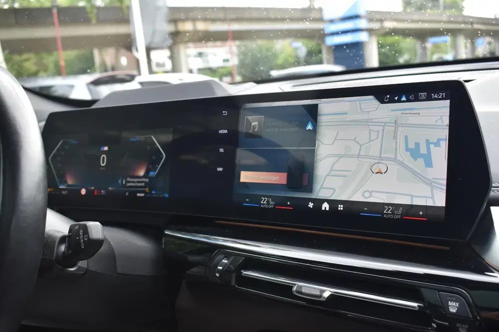 BMW X1 xDrive30e M-Sport uit 2024, foto 6