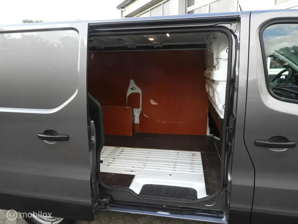 Renault Trafic 2.0 dCi L1H1 Facelift uit 2019, foto 11
