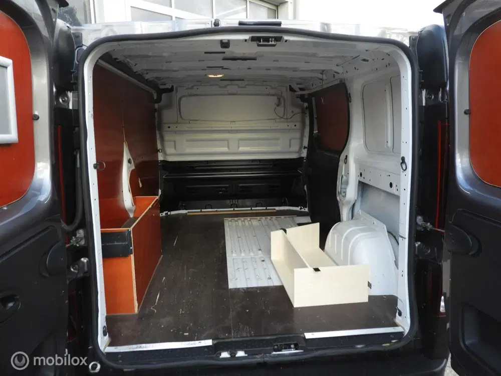 Renault Trafic 2.0 dCi L1H1 Facelift uit 2019, foto 12