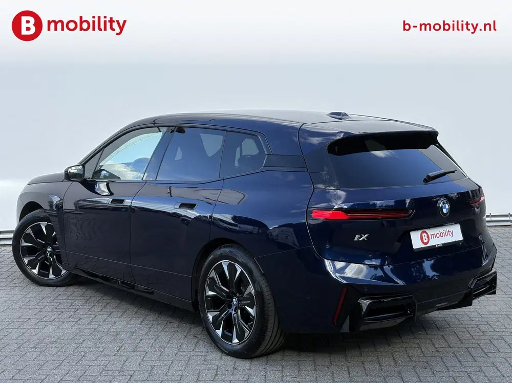 BMW iX xDrive45 101 kWh M-Sport 'Tansanitblau' Ha uit 2025, foto 4