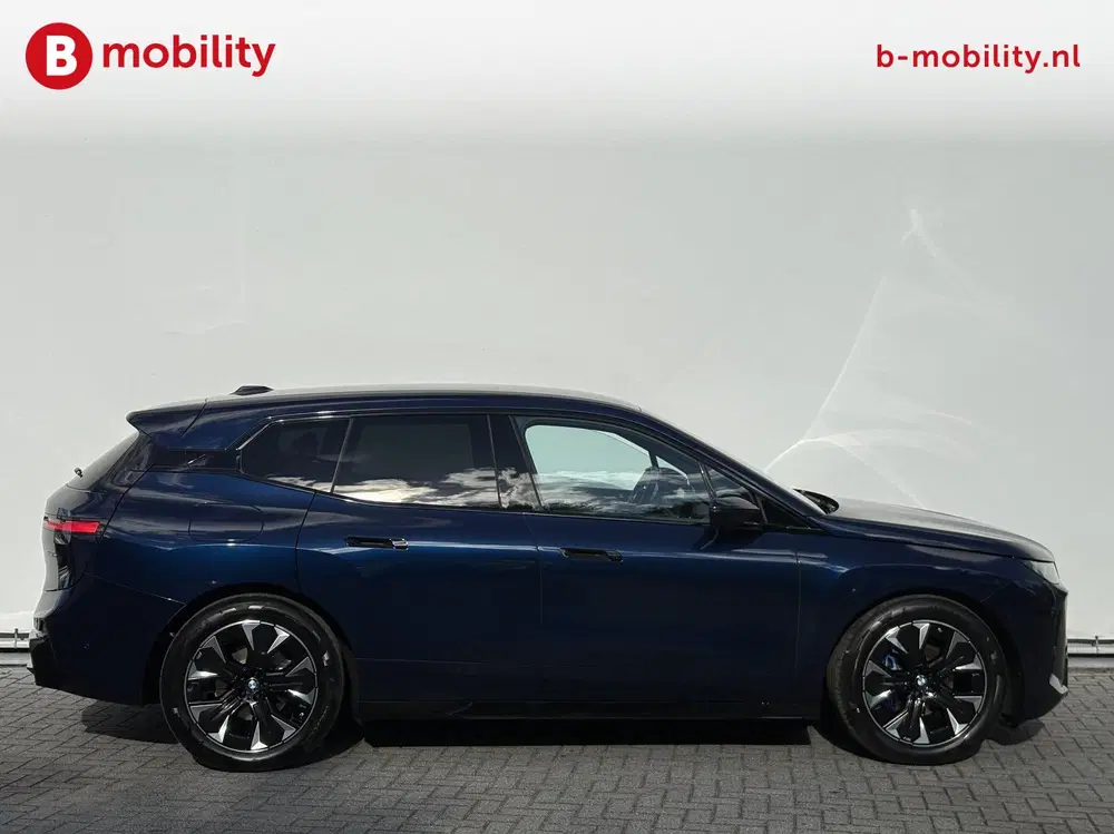BMW iX xDrive45 101 kWh M-Sport 'Tansanitblau' Ha uit 2025, foto 6