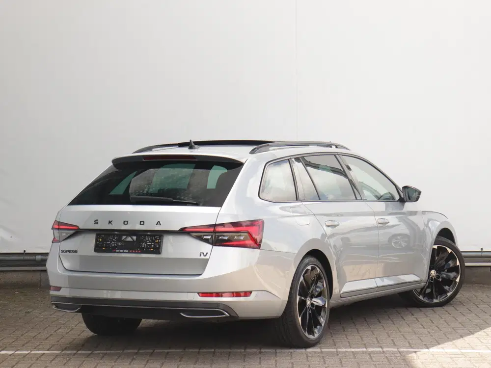 Skoda Superb 1.4 TSI iV Sportline Business uit 2023, foto 5