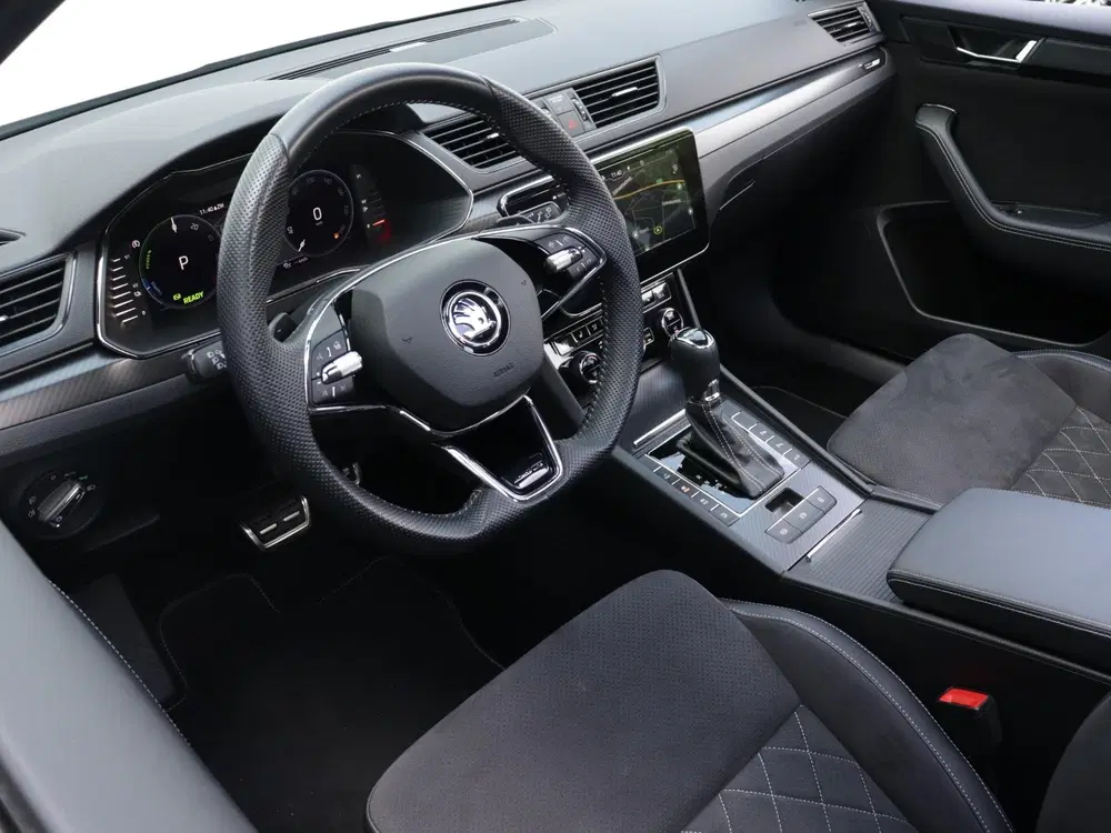 Skoda Superb 1.4 TSI iV Sportline Business uit 2023, foto 9